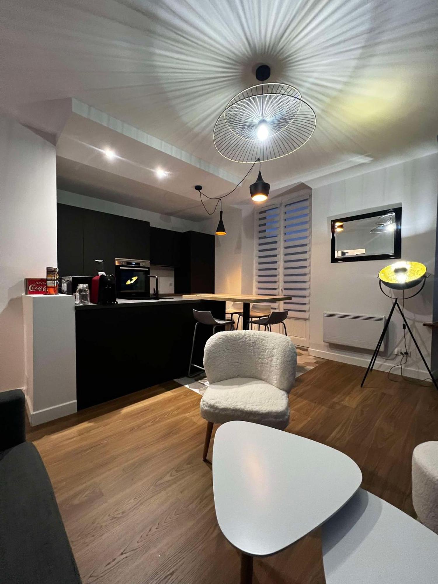 Appartement Le Flamboyant - Wifi - Central - Cosy Aix-les-Bains Luaran gambar